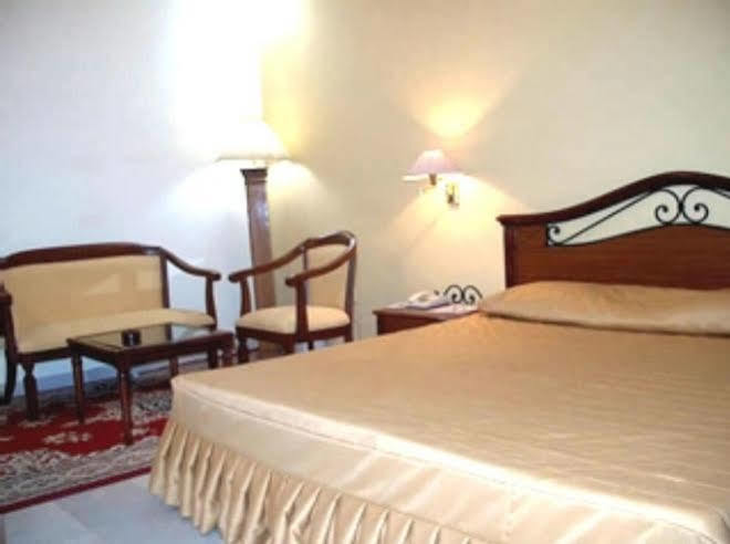 Treebo Trend Corporate Inn Chandīgarh Extérieur photo