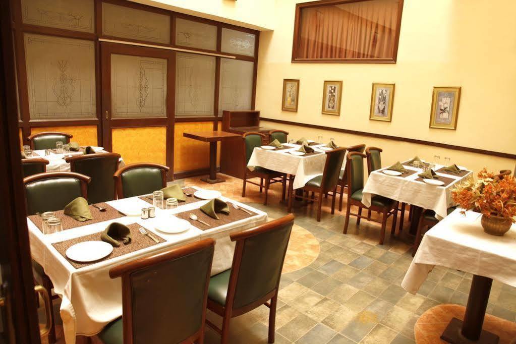 Treebo Trend Corporate Inn Chandīgarh Extérieur photo