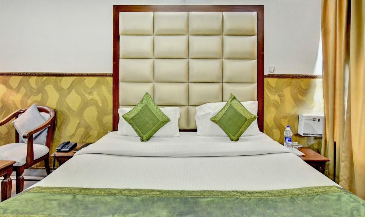 Treebo Trend Corporate Inn Chandīgarh Extérieur photo